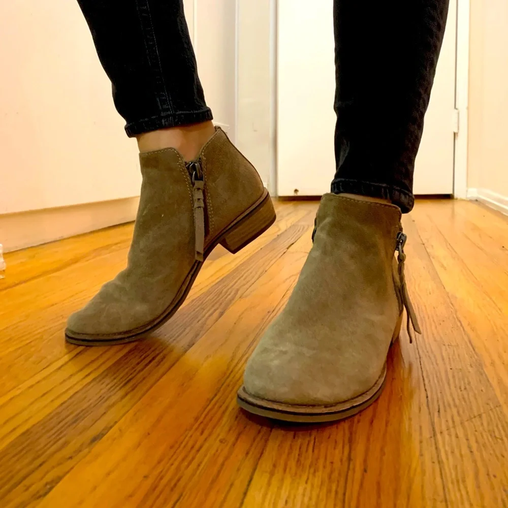 Dolce Vita tan suede ankle boots - Picture 1 of 4